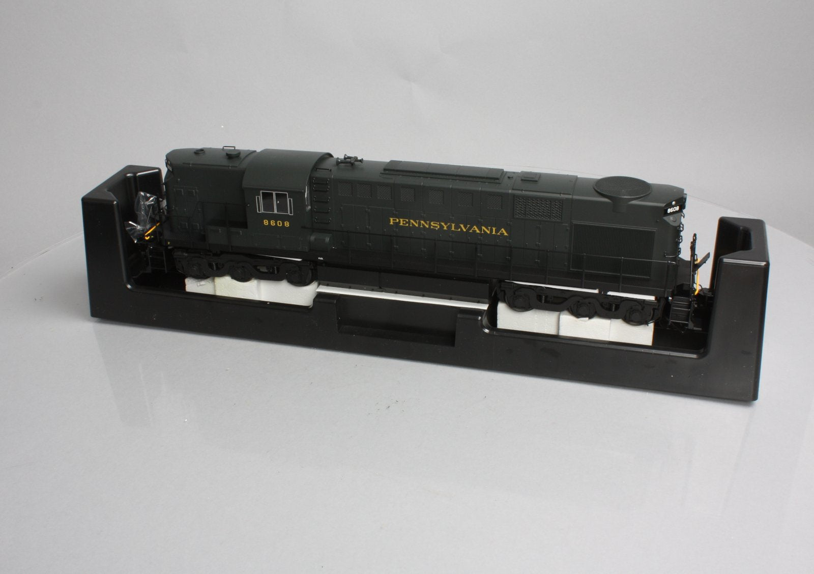 Atlas 20020004 O Pennsylvania RSD-7/15 Diesel Locomotive #8608