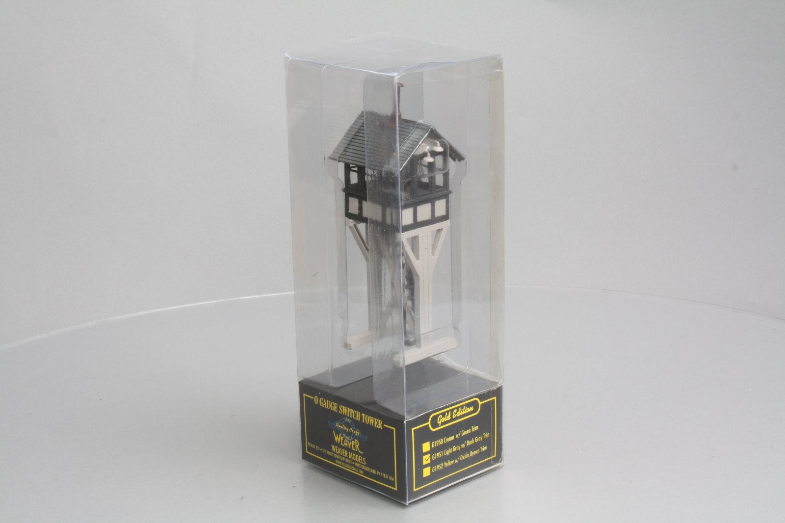 Weaver G1951 O Light Gray W/Dark Gray Trim Switch Tower