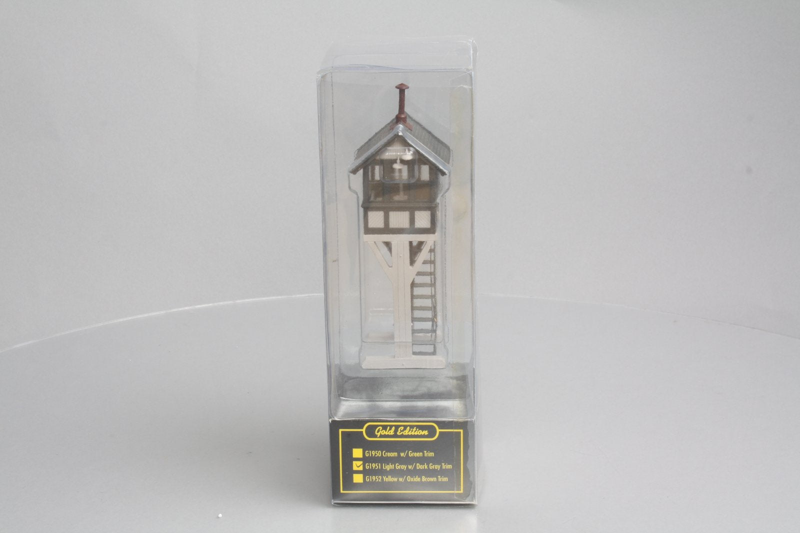 Weaver G1951 O Light Gray W/Dark Gray Trim Switch Tower