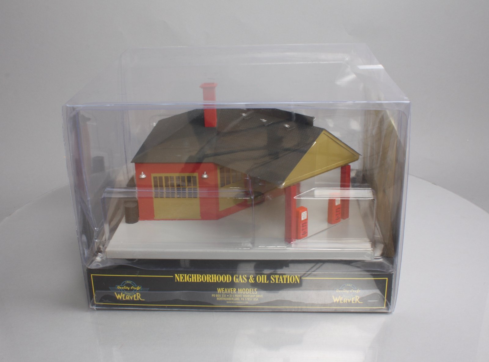 Weaver G1965 O Scale Neighboring Gas & Oil Station