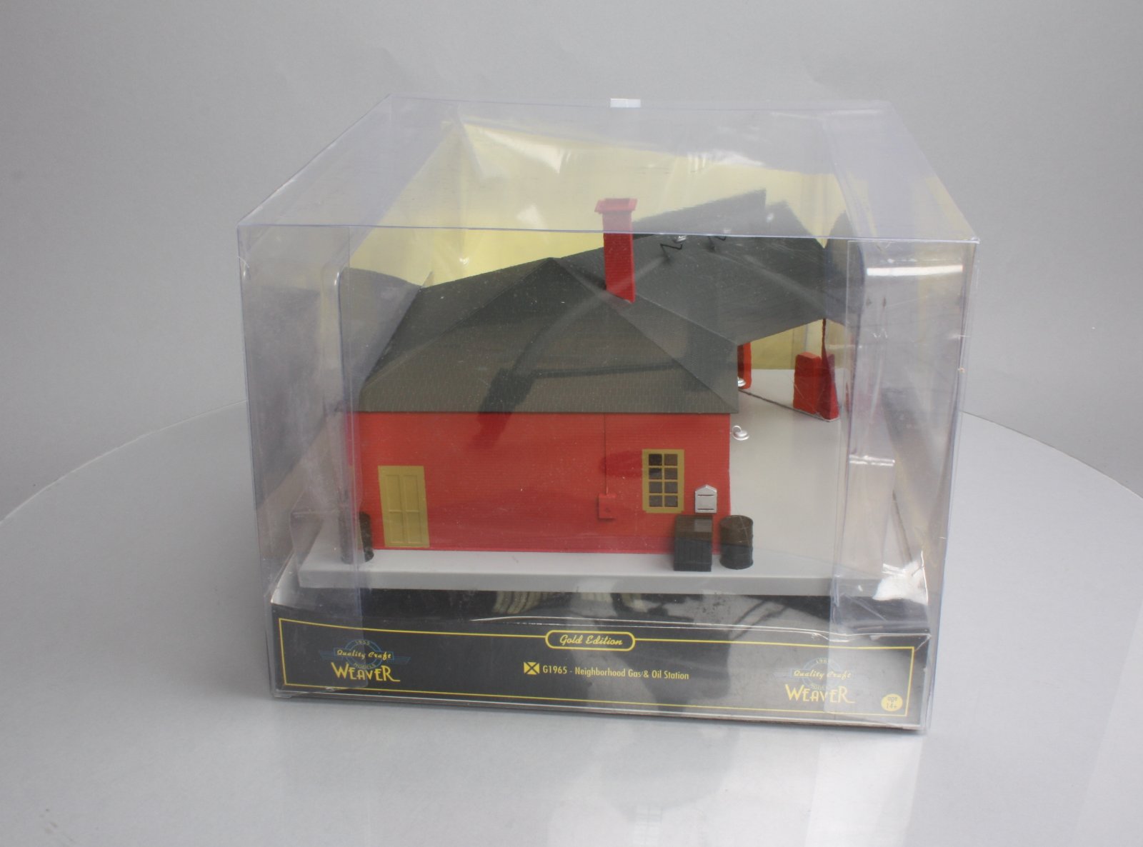 Weaver G1965 O Scale Neighboring Gas & Oil Station