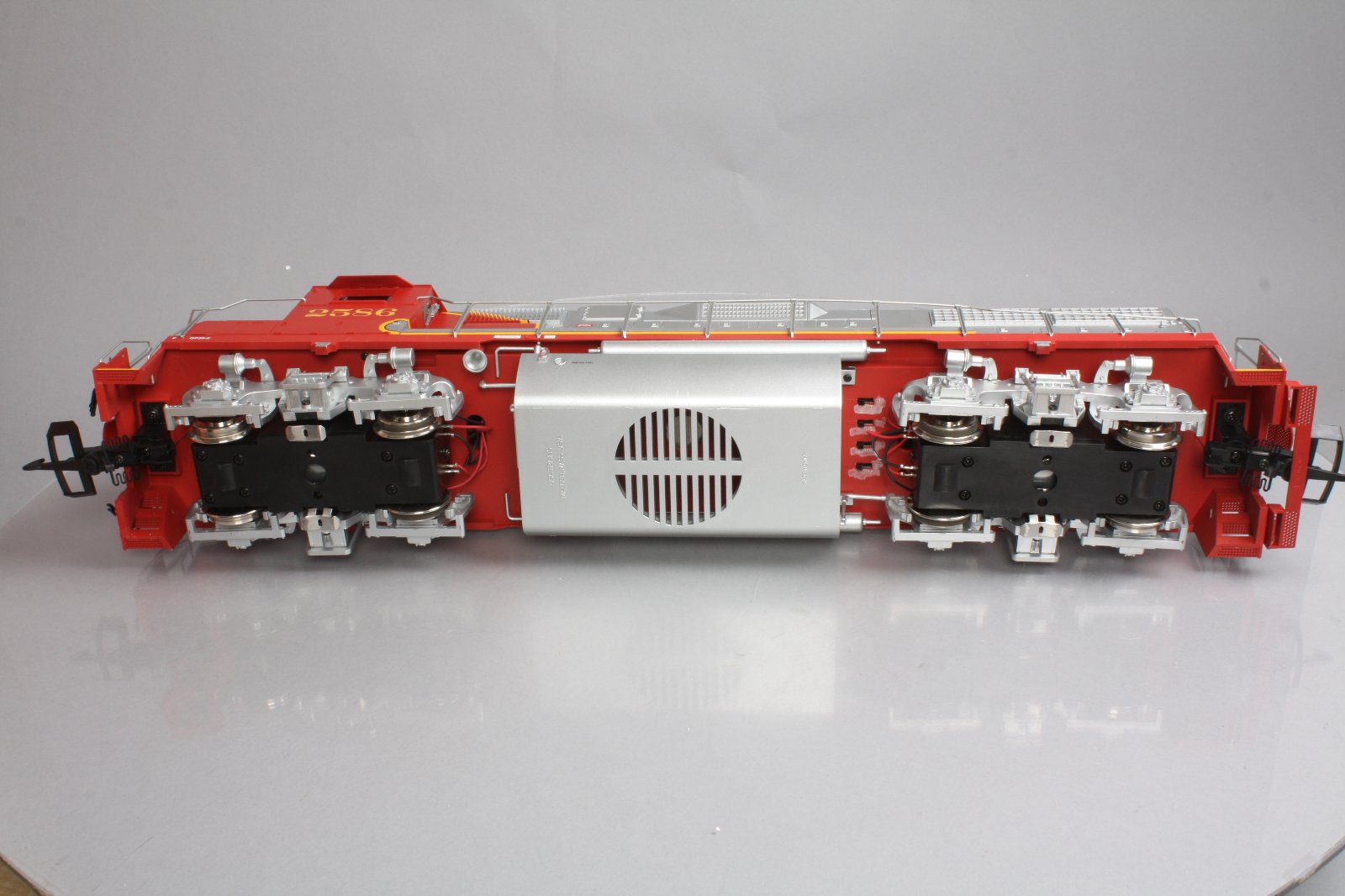 USA Trains R22212 G Santa Fe GP 38-2 Powered Diesel