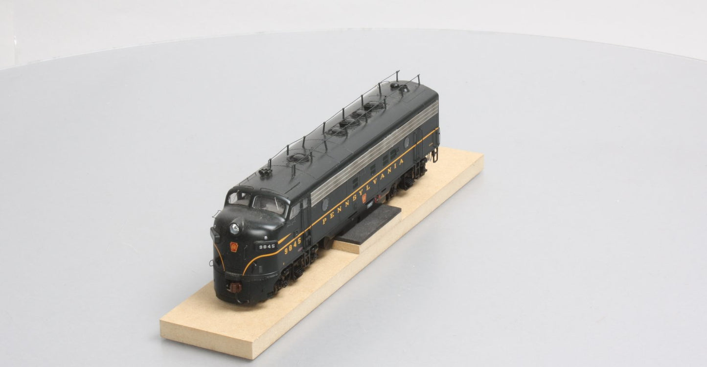 Athearn G22342 HO PRR/Green FP7A Diesel Locomotive with DCC & Sound #9845A