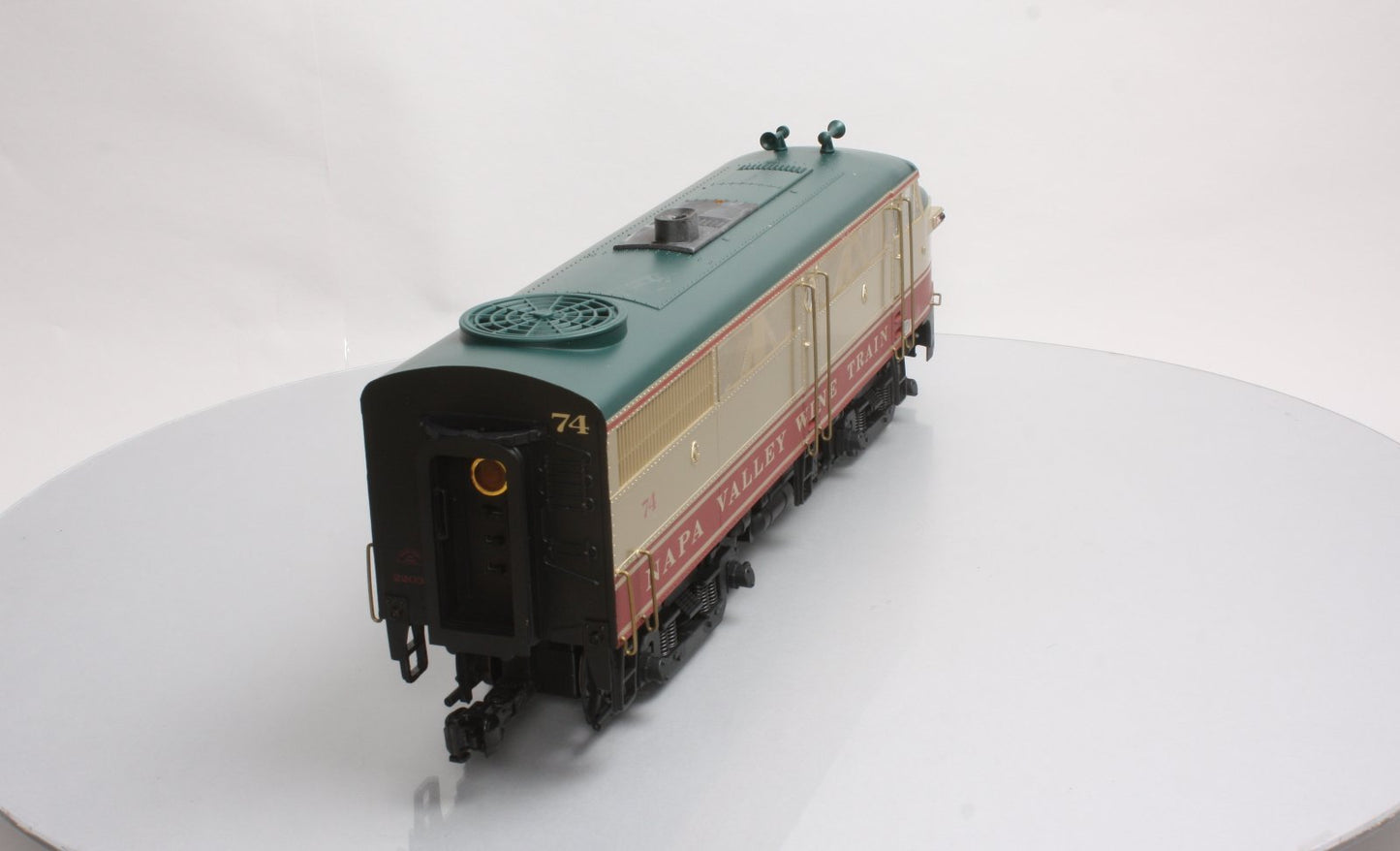 Aristo-Craft 22032 G Napa Valley Wine Train Alco FA-1 Diesel Locomotive #74