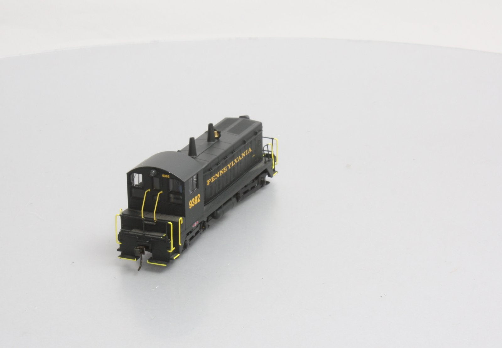 Broadway Limited 2036 HO Pennsylvania Diesel EMD Switcher SW7 Ph2 #9392