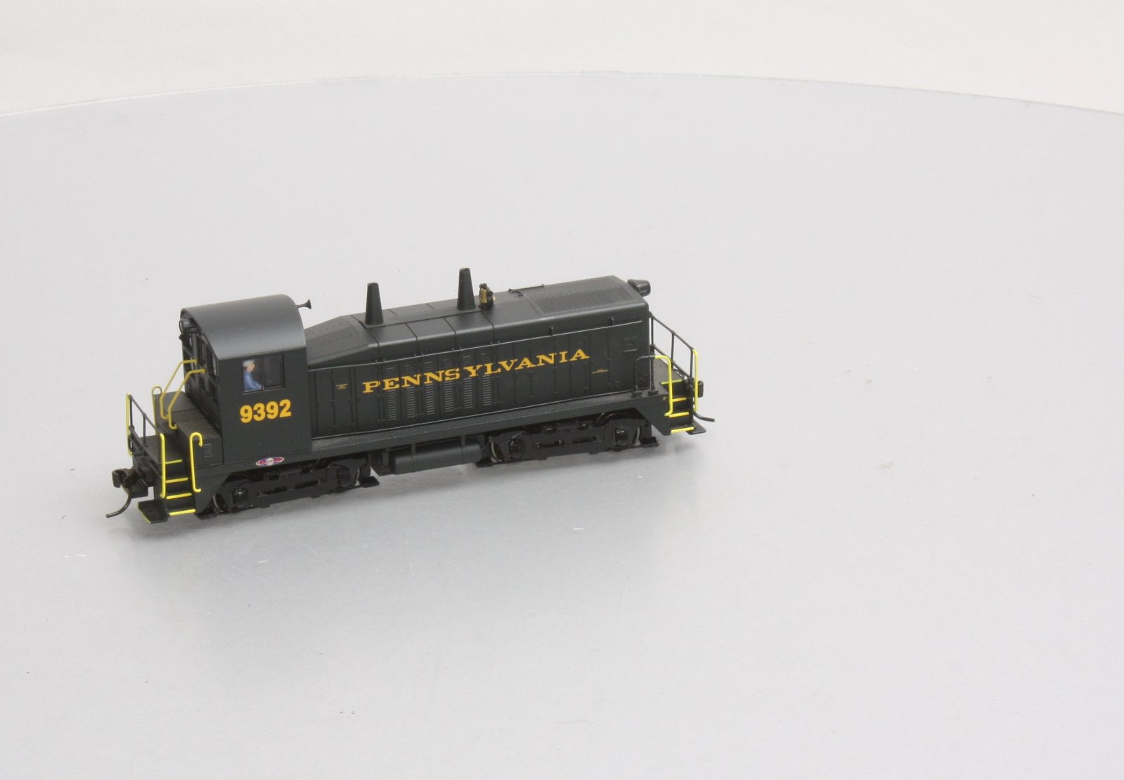 Broadway Limited 2036 HO Pennsylvania Diesel EMD Switcher SW7 Ph2 #9392