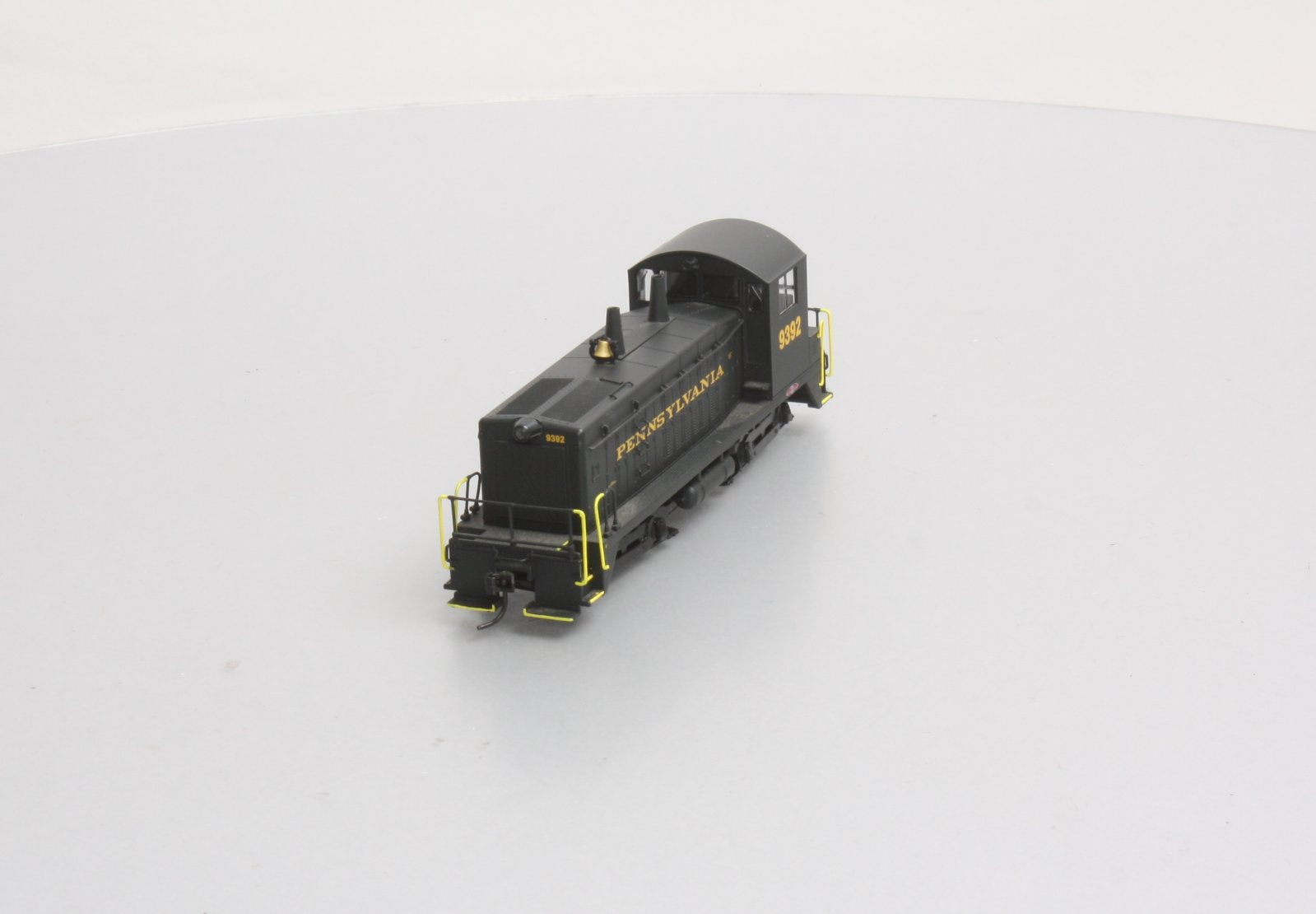Broadway Limited 2036 HO Pennsylvania Diesel EMD Switcher SW7 Ph2 #9392