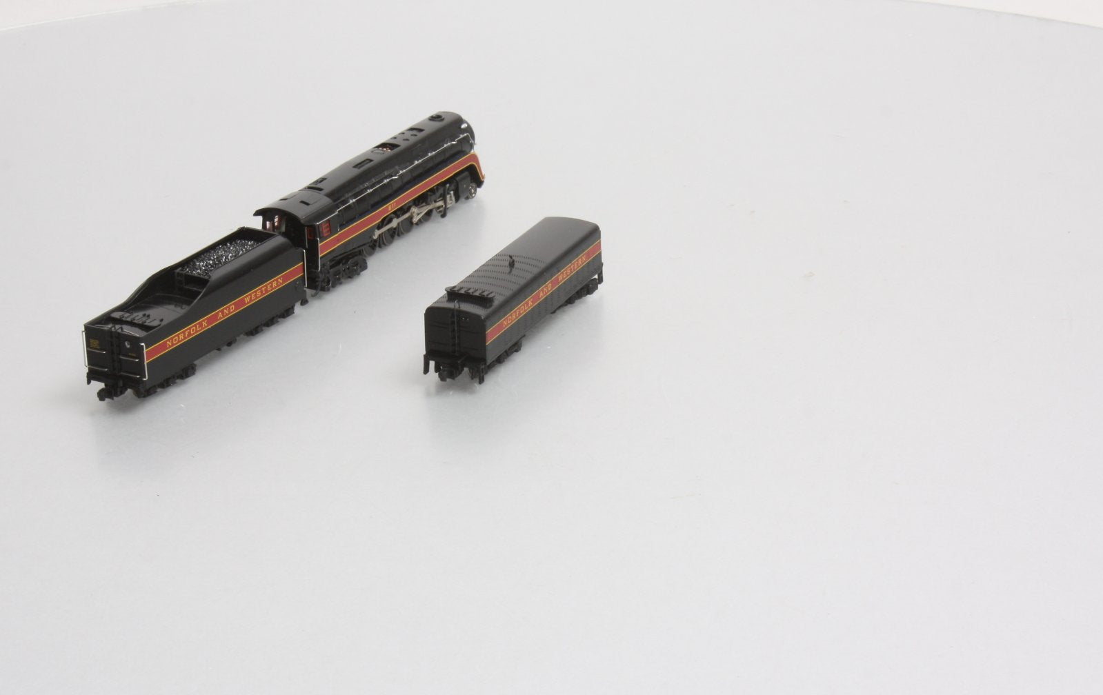 Bachmann 82154 N N&W Class J 4-8-4 Steam Locomotive & Aux. Tender #611--Railfan