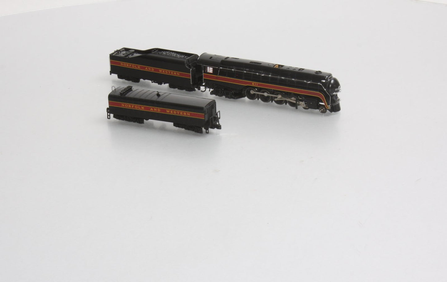 Bachmann 82154 N N&W Class J 4-8-4 Steam Locomotive & Aux. Tender #611--Railfan