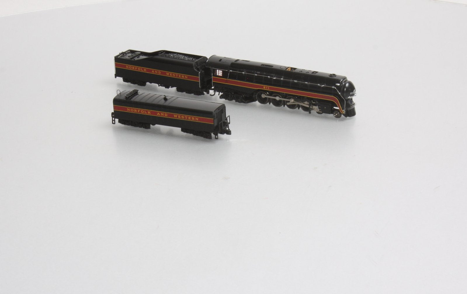 Bachmann 82154 N N&W Class J 4-8-4 Steam Locomotive & Aux. Tender #611--Railfan