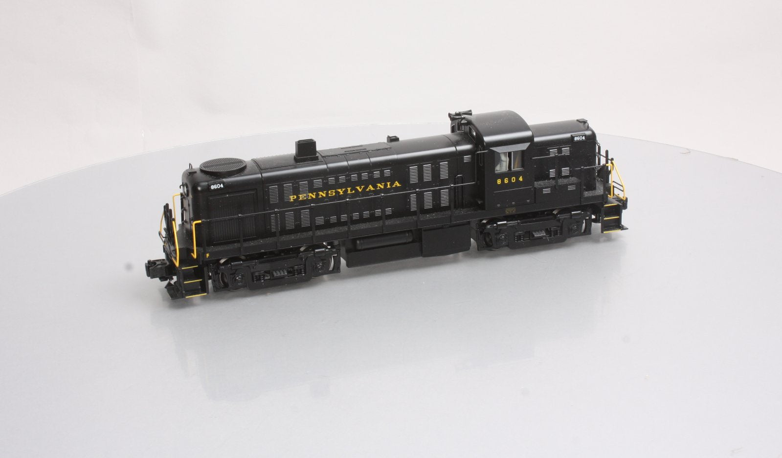 Williams 23001 O Pennsylvania ALCO RS3 Conventional 3-Rail Diesel Loco #8604