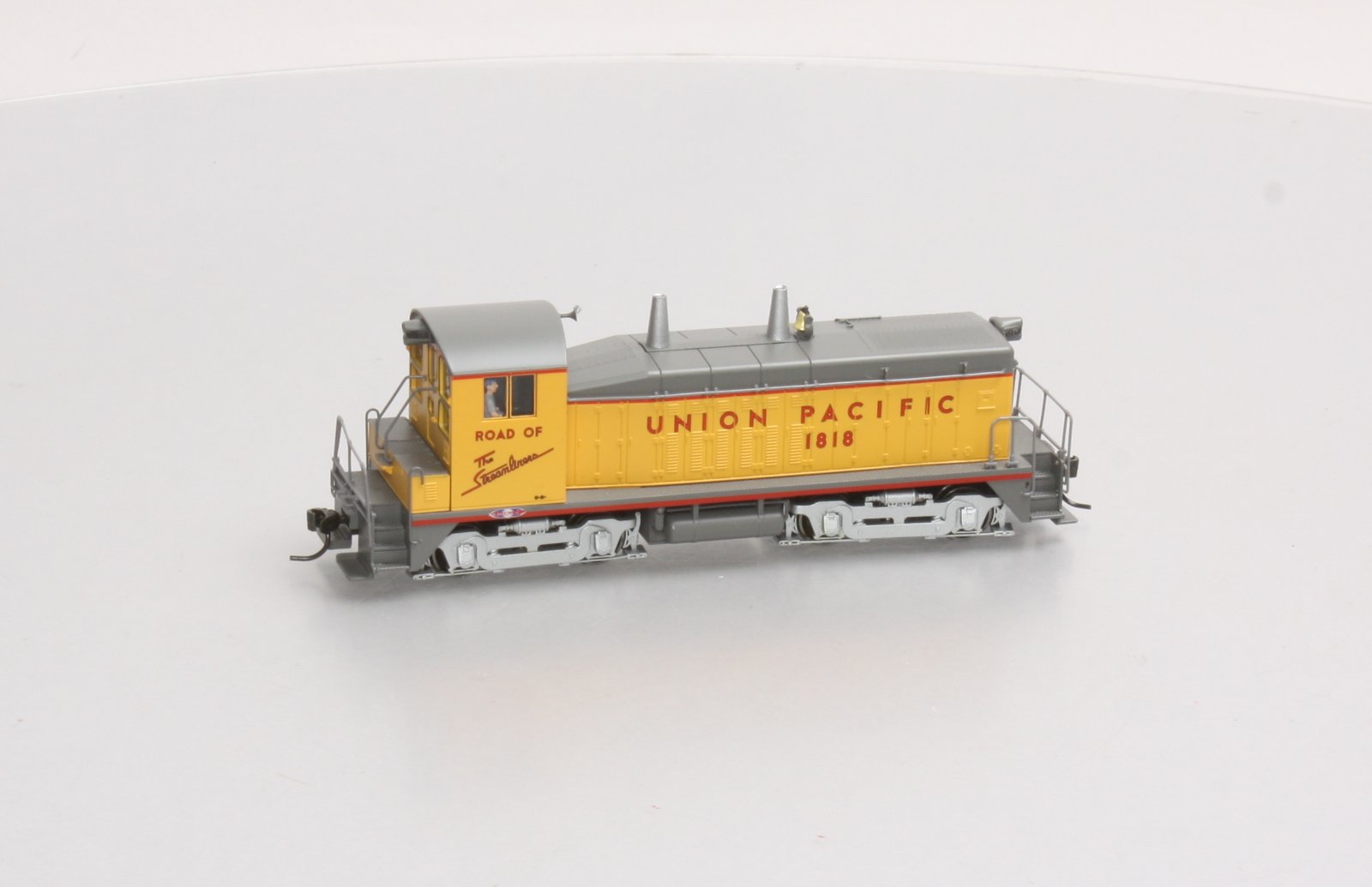 Broadway Limited 2033 HO UP EMD SW7 Phase 2 Powered Diesel Locomotive #1818