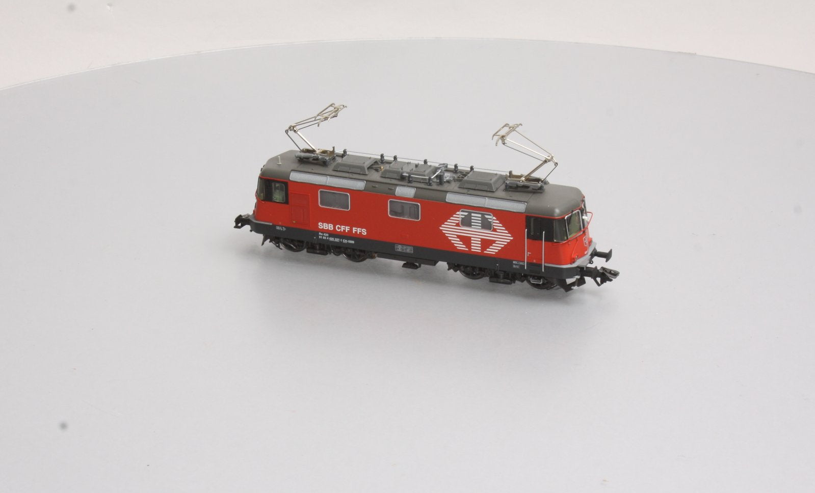 Marklin 37347 HO Scale SBB cl Re 4/4 II Electric Locomotive