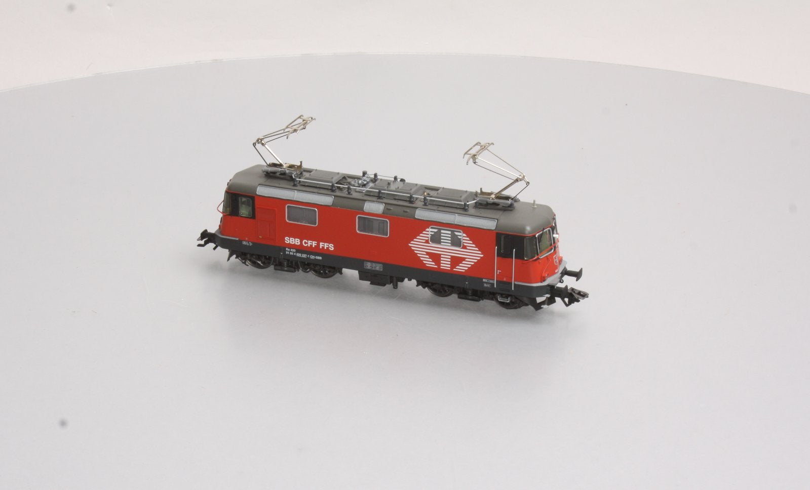 Marklin 37347 HO Scale SBB cl Re 4/4 II Electric Locomotive