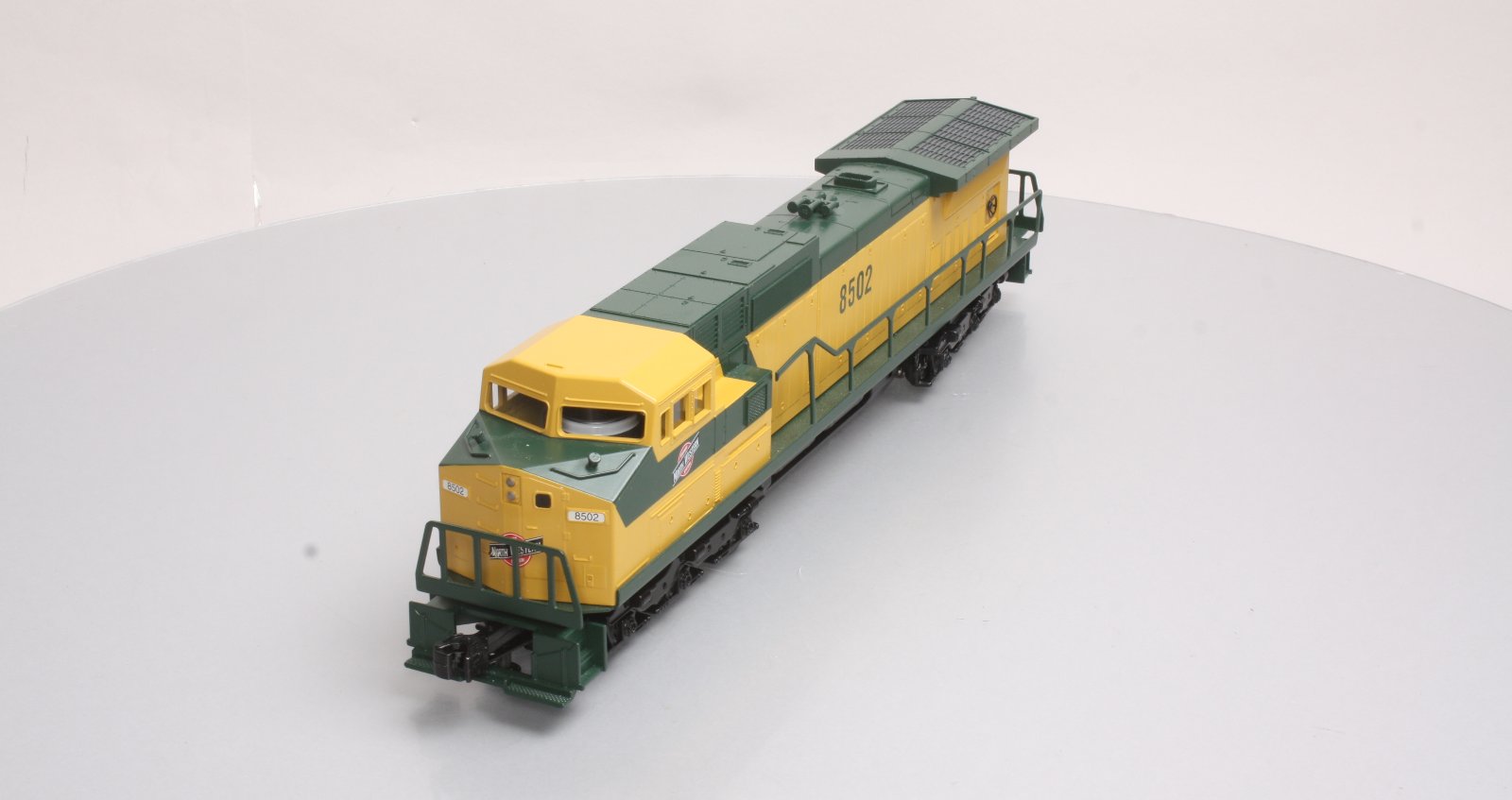 Williams 20406 Chicago & North Western Dash-9 Powered Diesel Locomotive #8502