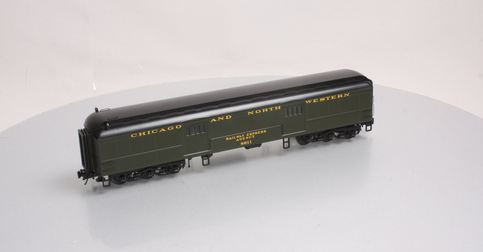 Atlas 2001302 Chicago & North Western 60' Baggage Car #8611