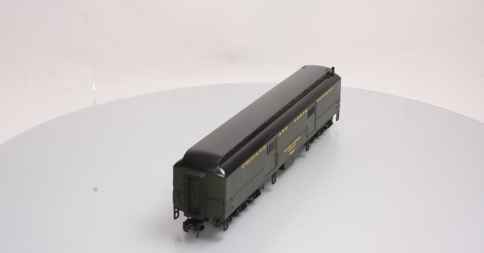 Atlas 2001302 Chicago & North Western 60' Baggage Car #8611