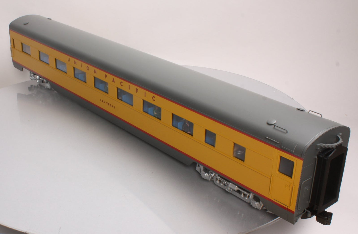 USA Trains R31051 G UP City of Los Angeles Corrugated Aluminum Coach Lighted #1