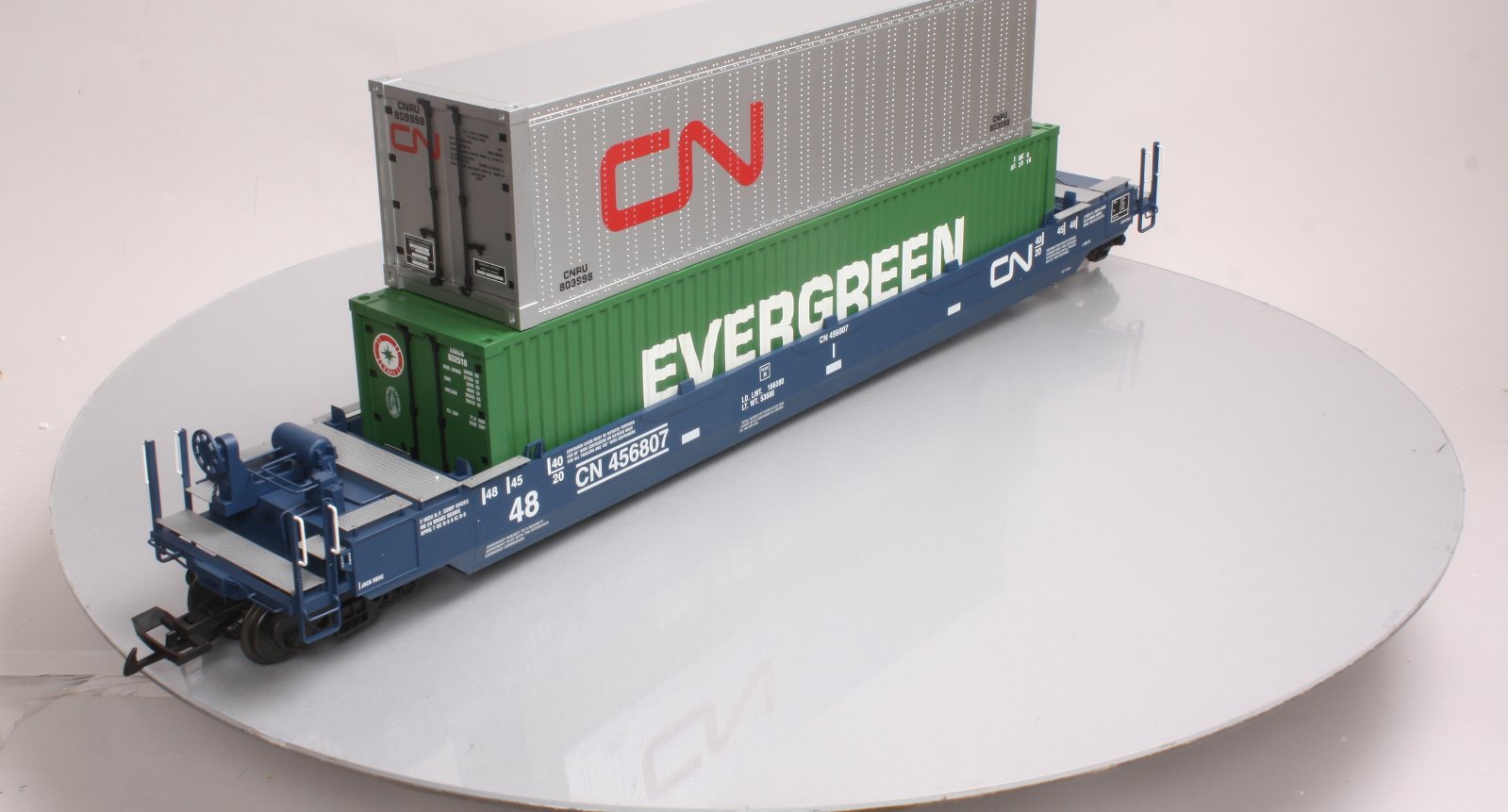 USA Trains 17126 CN Gunderson Husky Stack with 2 Containers - Metal Wheels