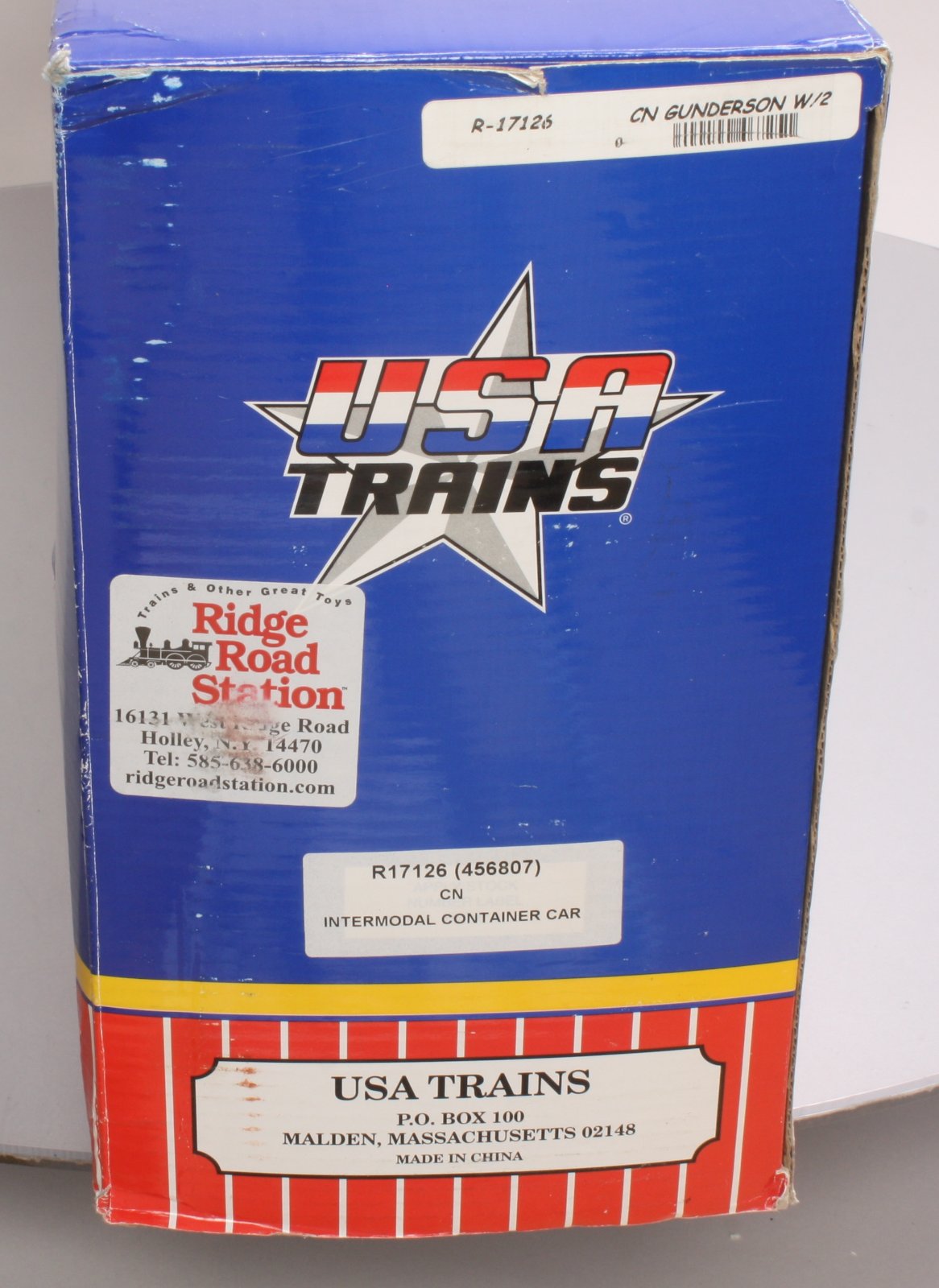 USA Trains 17126 CN Gunderson Husky Stack with 2 Containers - Metal Wheels