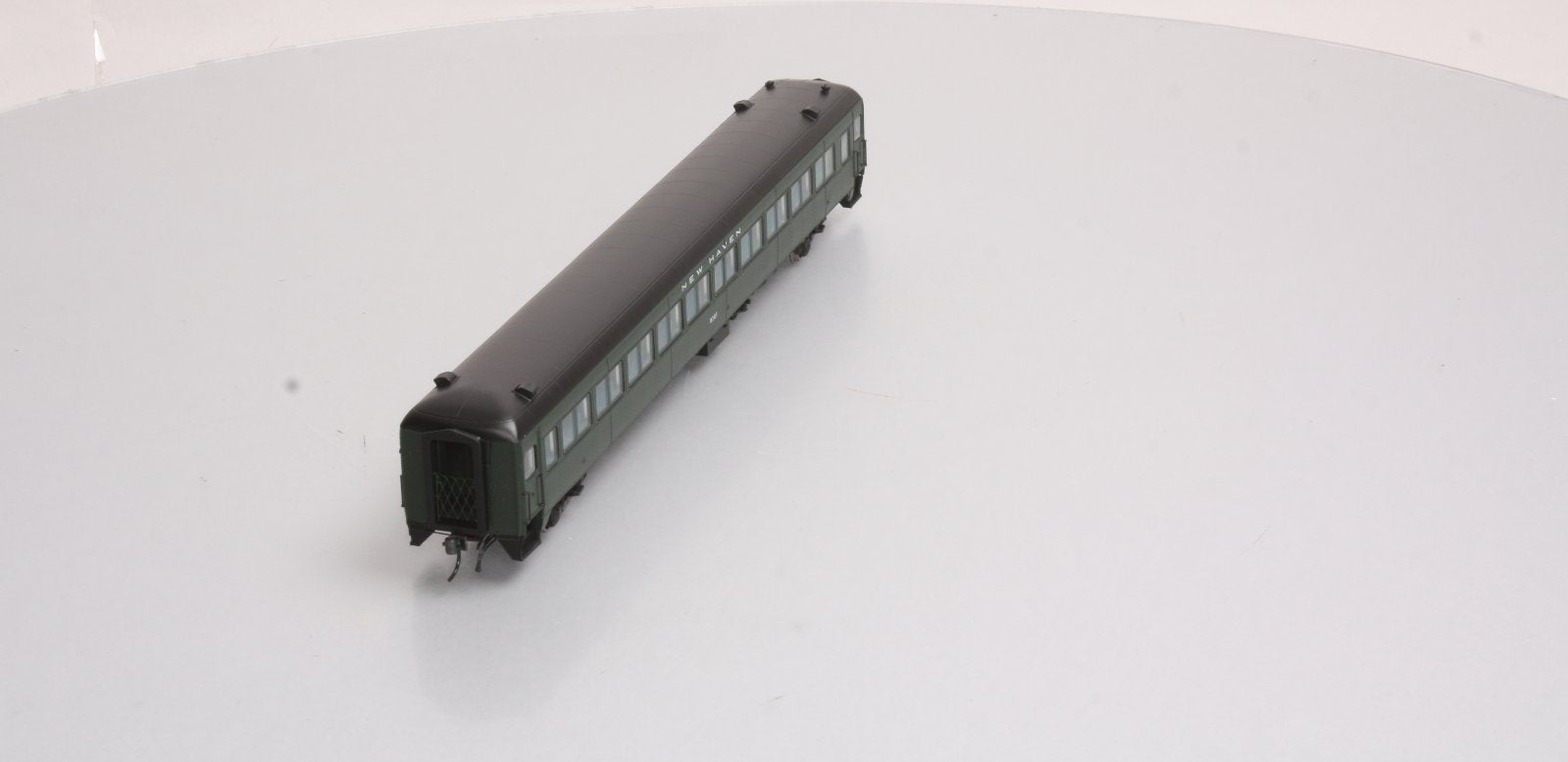 Rapido Trains 109025 HO New Haven 10-Window Coach #8201
