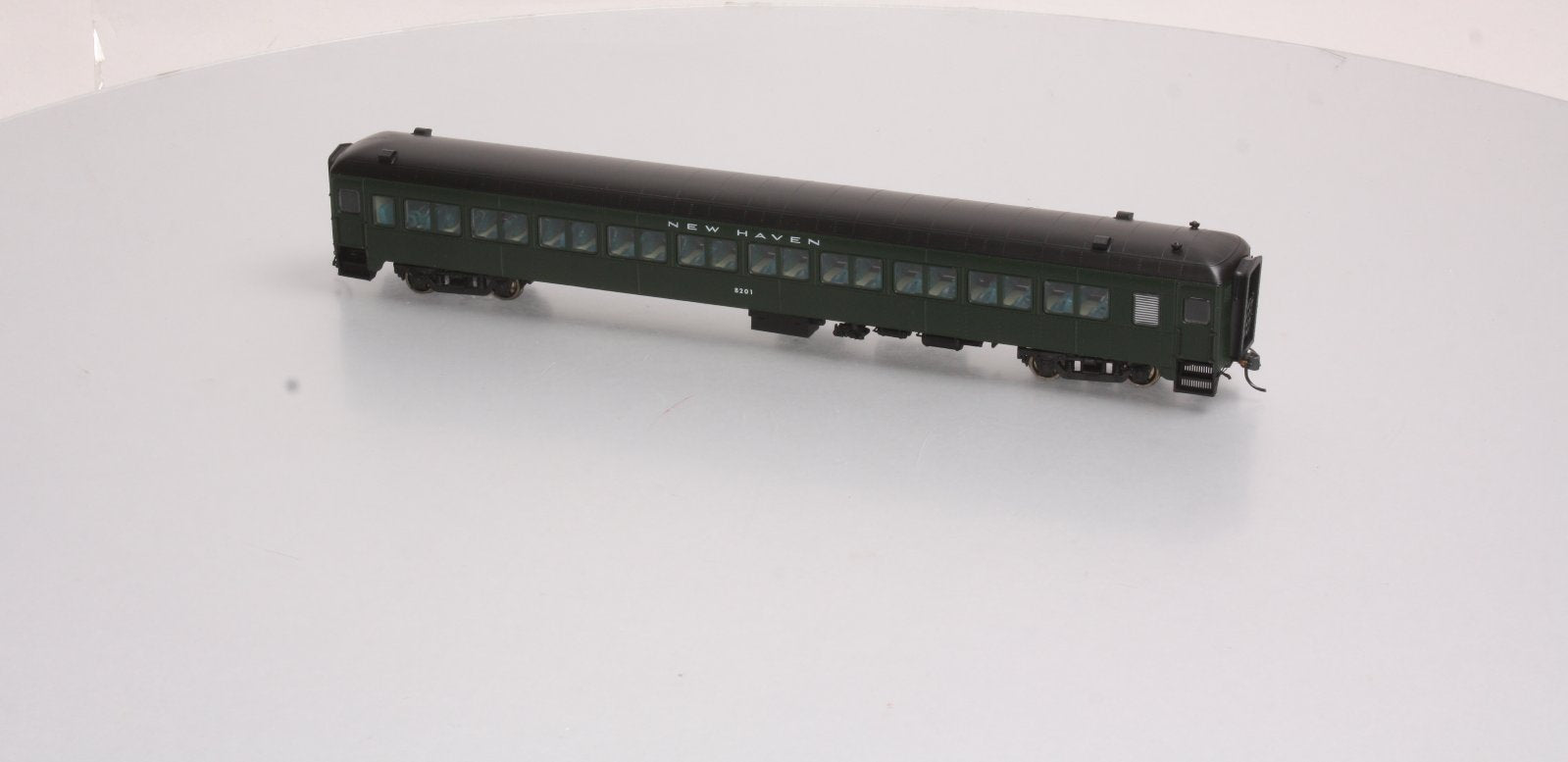 Rapido Trains 109025 HO New Haven 10-Window Coach #8201