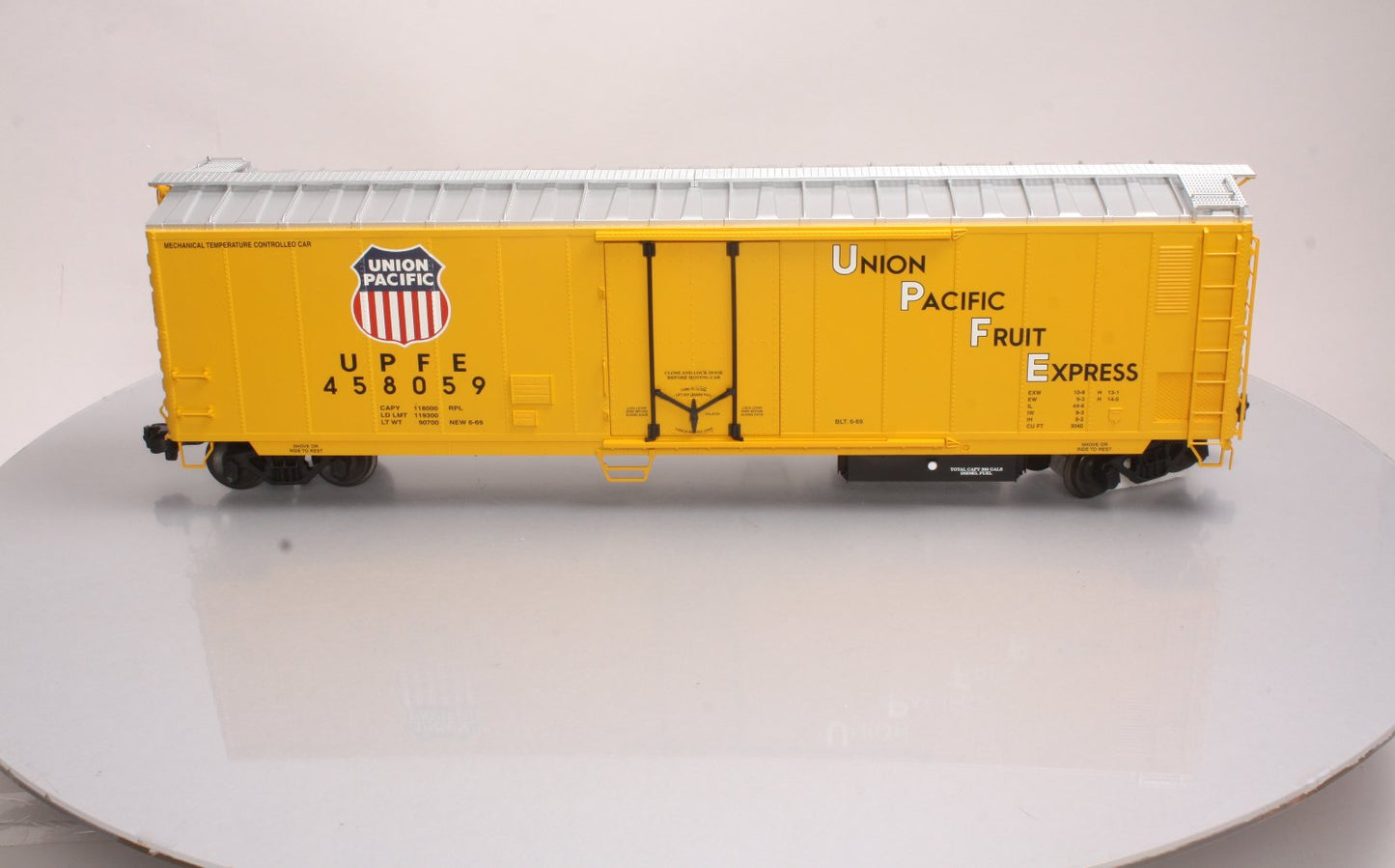 USA Trains R16712 G UP Fruit Express 50' Mechanical Refrigerator Car #458059