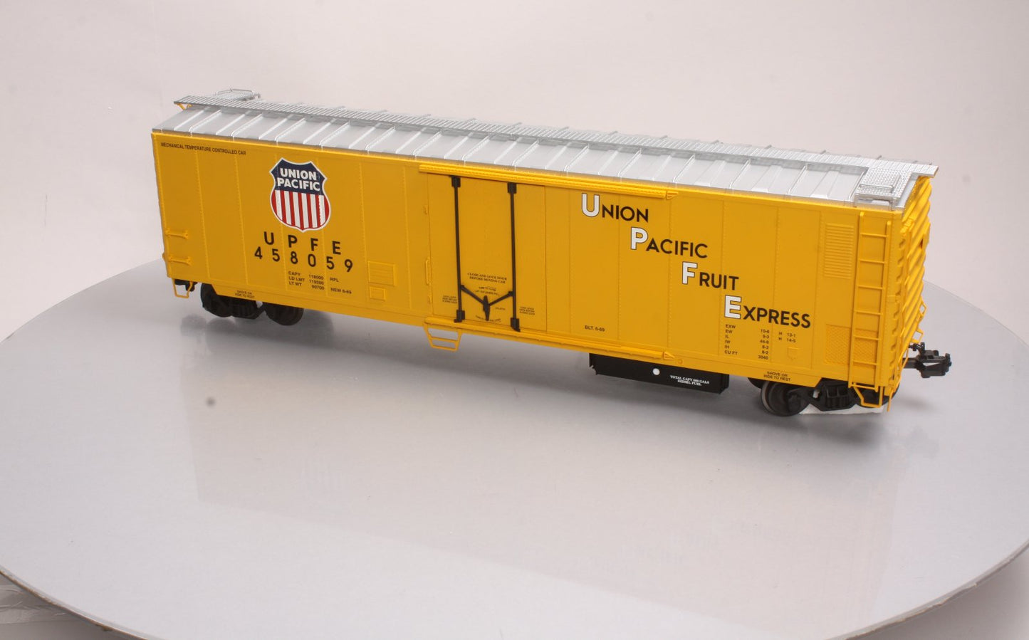 USA Trains R16712 G UP Fruit Express 50' Mechanical Refrigerator Car #458059