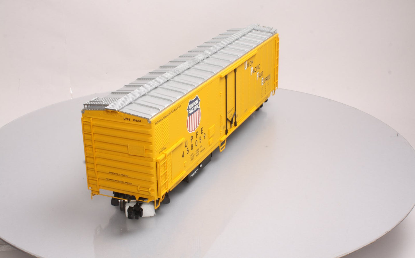 USA Trains R16712 G UP Fruit Express 50' Mechanical Refrigerator Car #458059