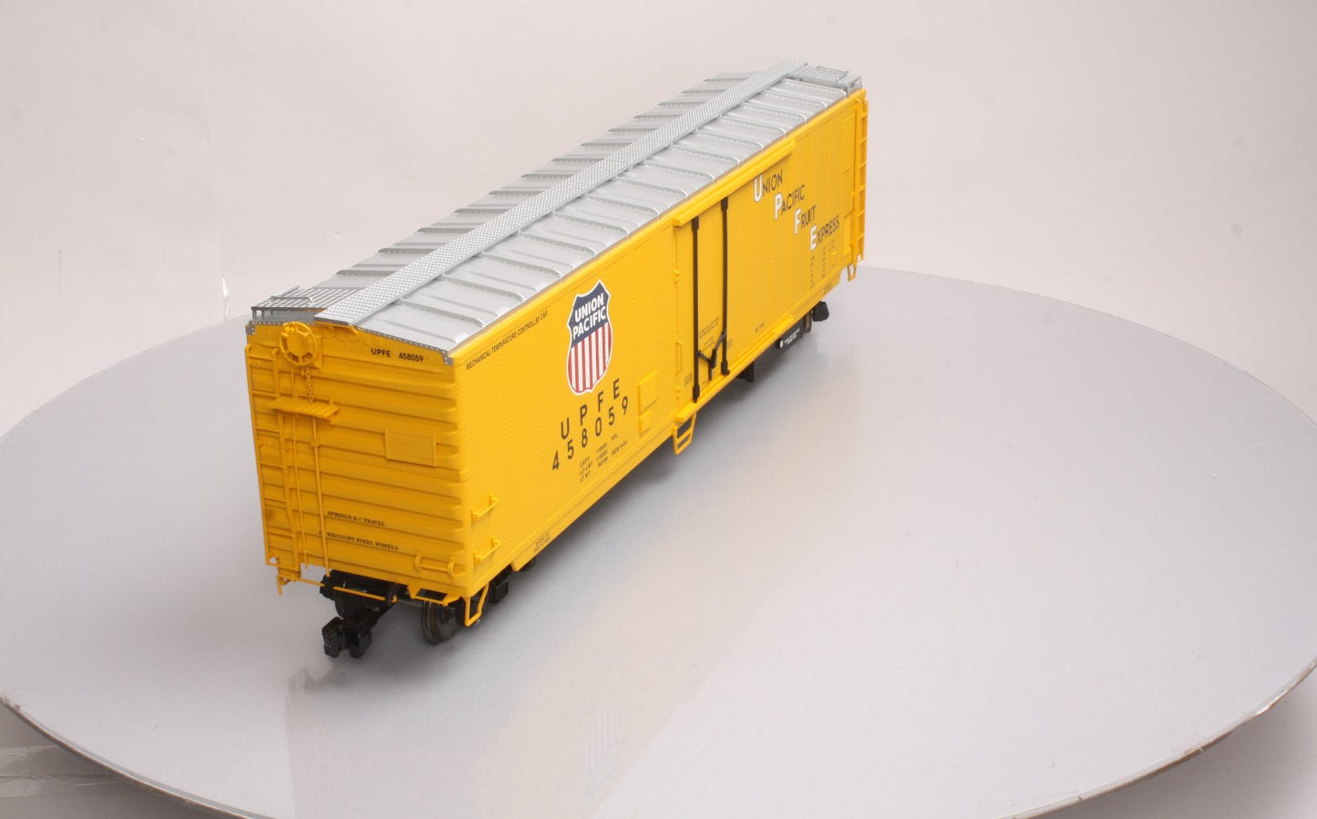 USA Trains R16712 G UP Fruit Express 50' Mechanical Refrigerator Car #458059