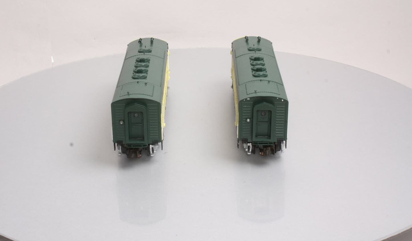 Lionel 6-38754 O Gauge C&NW Legacy F-7 AA Diesel Locomotive Set #401/#403