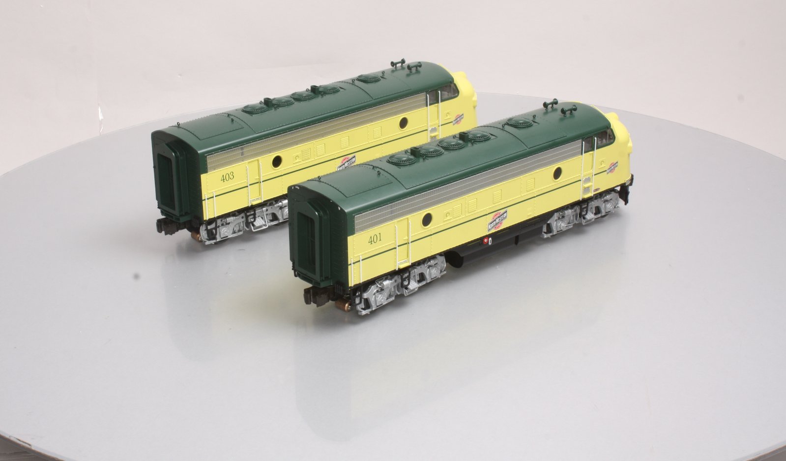 Lionel 6-38754 O Gauge C&NW Legacy F-7 AA Diesel Locomotive Set #401/#403