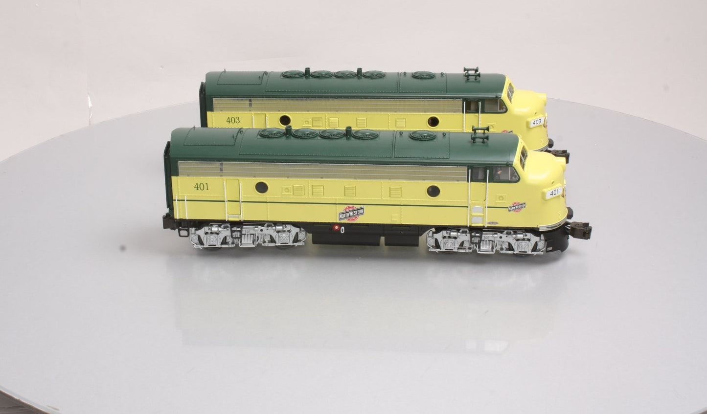 Lionel 6-38754 O Gauge C&NW Legacy F-7 AA Diesel Locomotive Set #401/#403