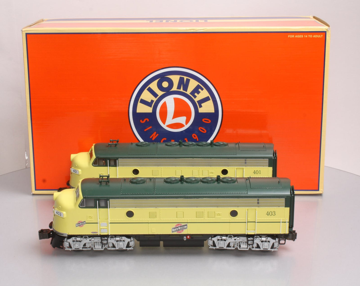 Lionel 6-38754 O Gauge C&NW Legacy F-7 AA Diesel Locomotive Set #401/#403