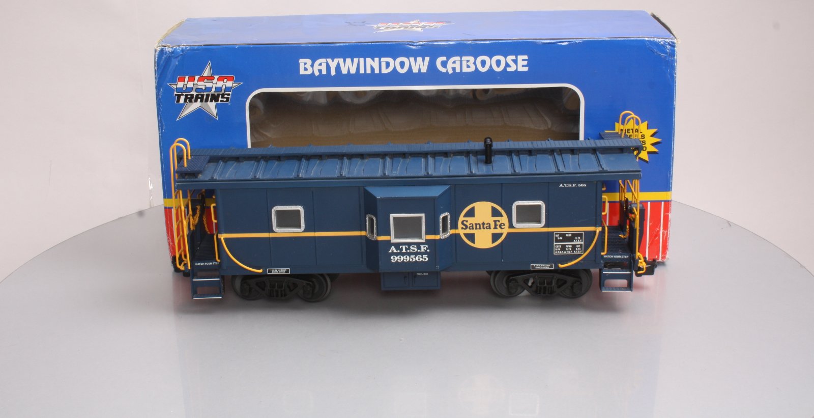 USA Trains R12051 G ATSF Bay Window Caboose #999565 - Metal Wheels