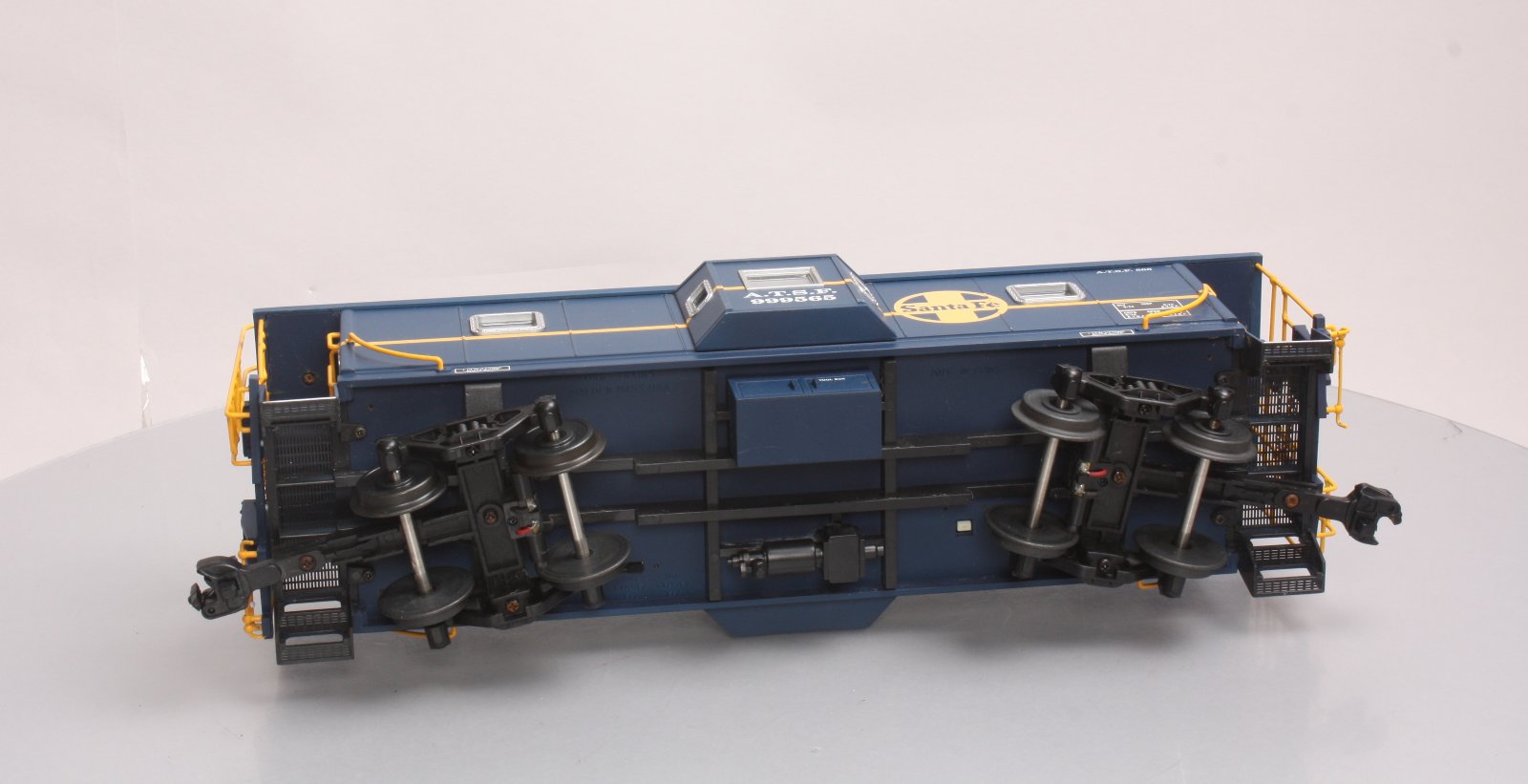 USA Trains R12051 G ATSF Bay Window Caboose #999565 - Metal Wheels