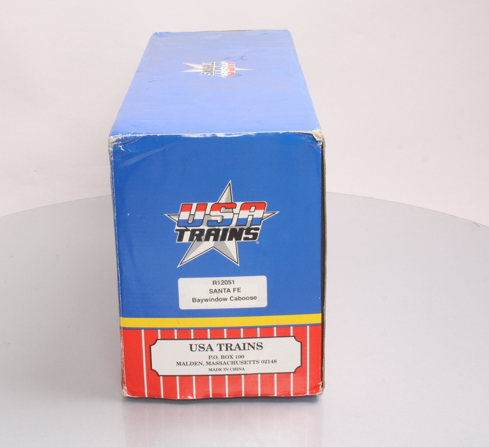 USA Trains R12051 G ATSF Bay Window Caboose #999565 - Metal Wheels
