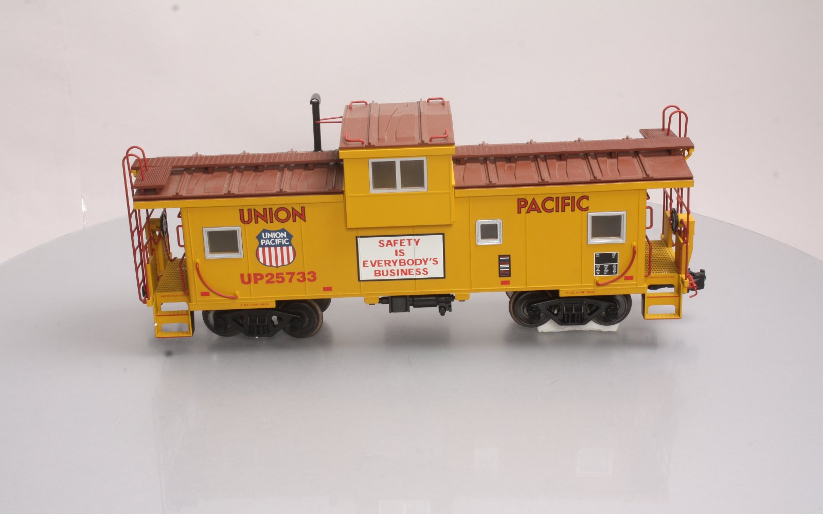 USA Trains R12103 G Union Pacific Extended Vision Caboose #25733 - Metal Wheels