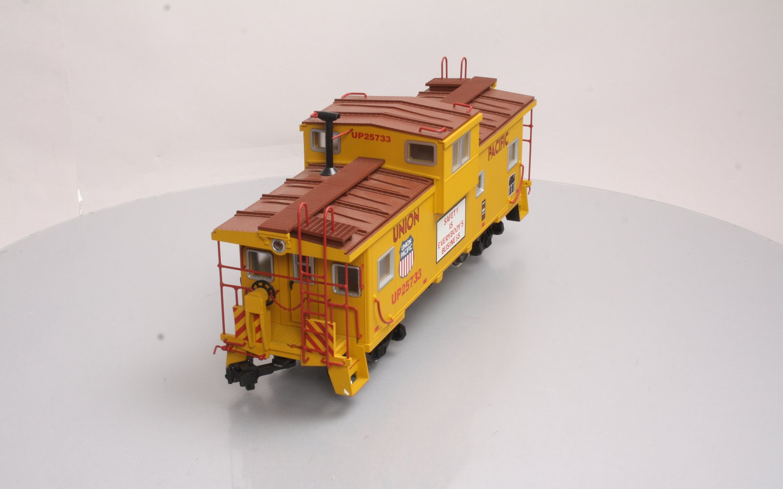 USA Trains R12103 G Union Pacific Extended Vision Caboose #25733 - Metal Wheels