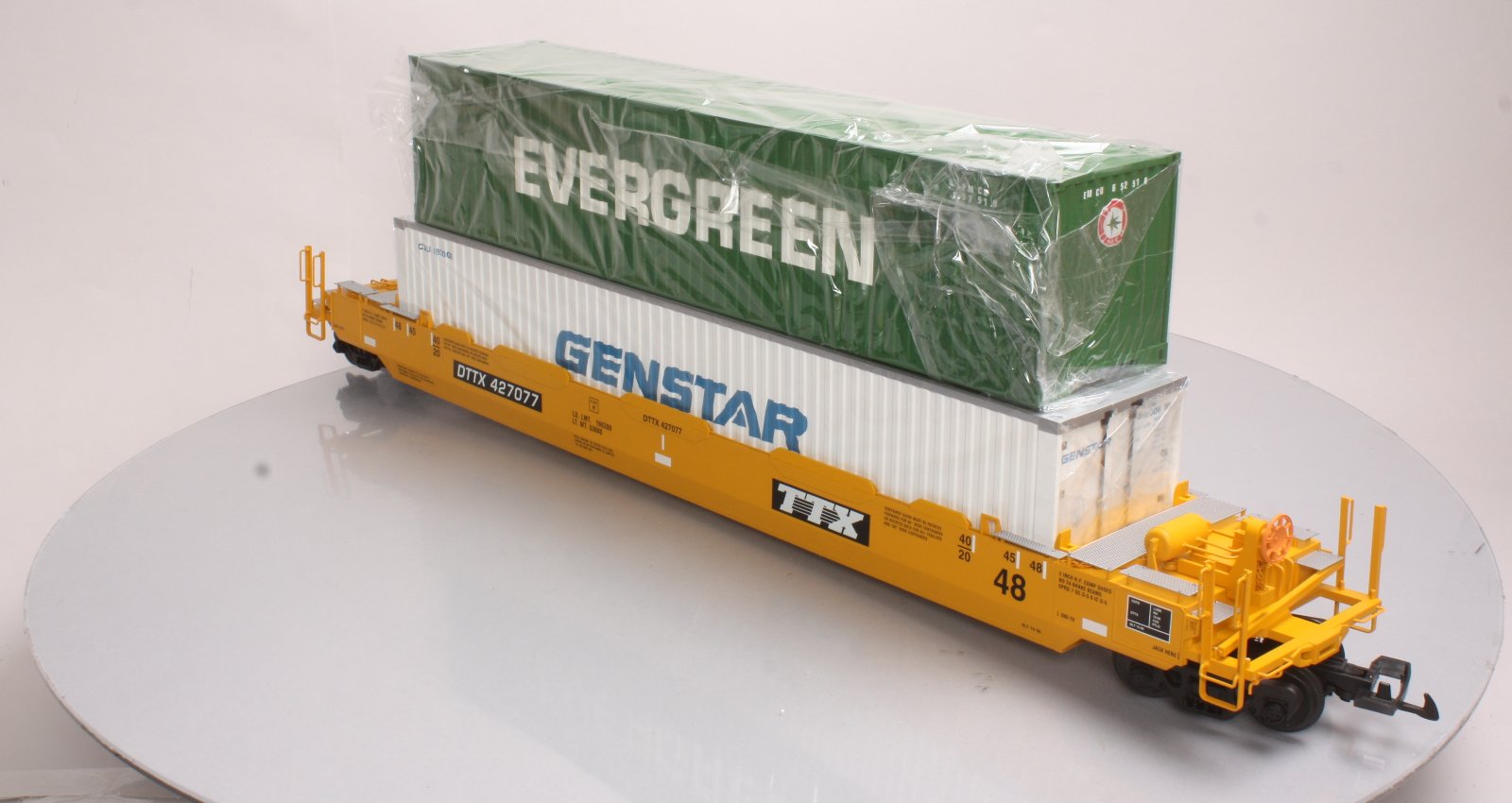 USA Trains R17103 G TTX Gunderson Husky Stack with Container (Set of 3)