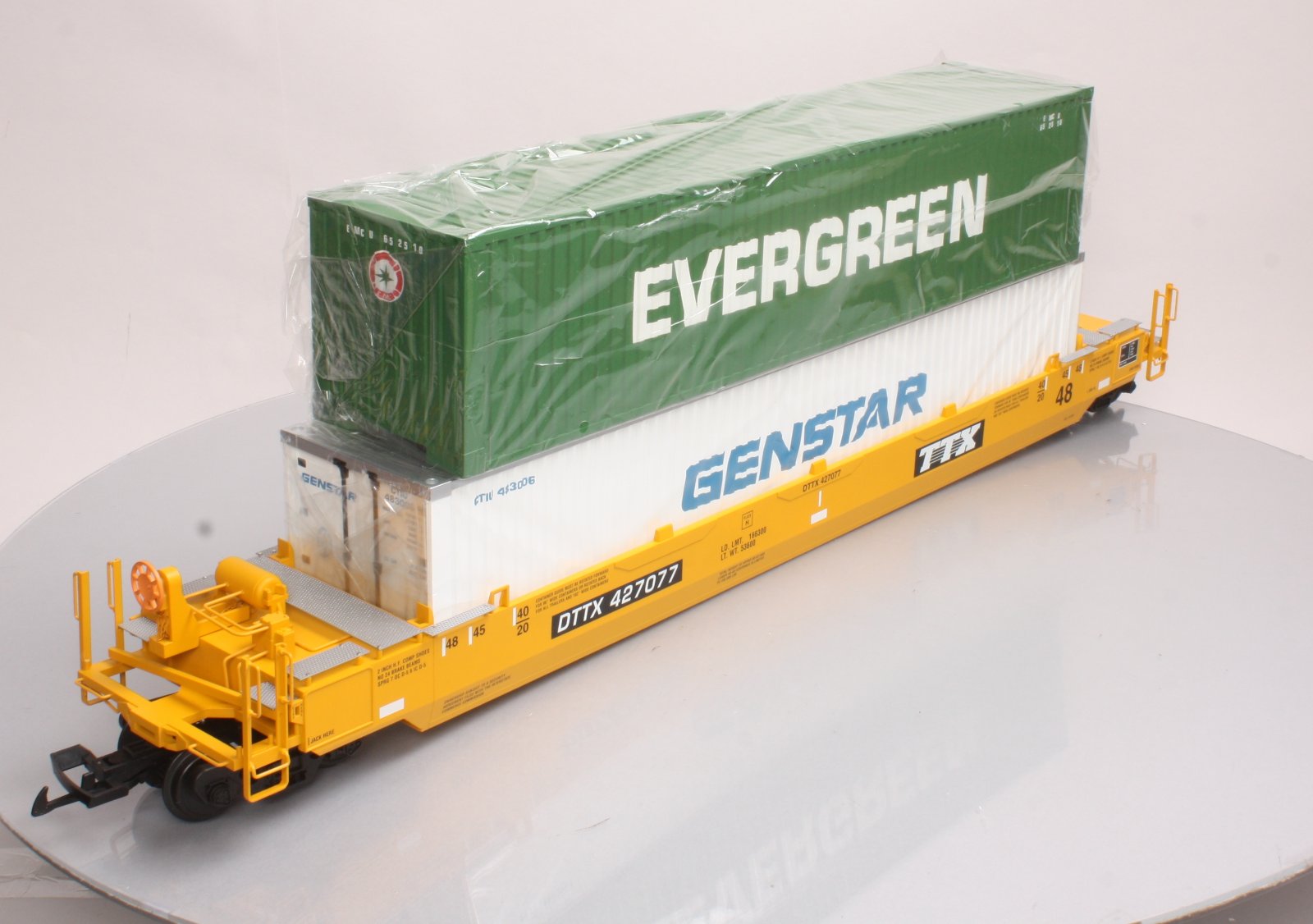 USA Trains R17103 G TTX Gunderson Husky Stack with Container (Set of 3)