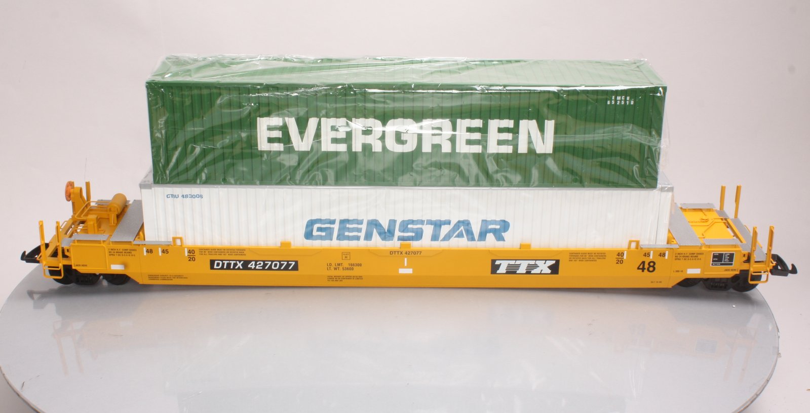 USA Trains R17103 G TTX Gunderson Husky Stack with Container (Set of 3)