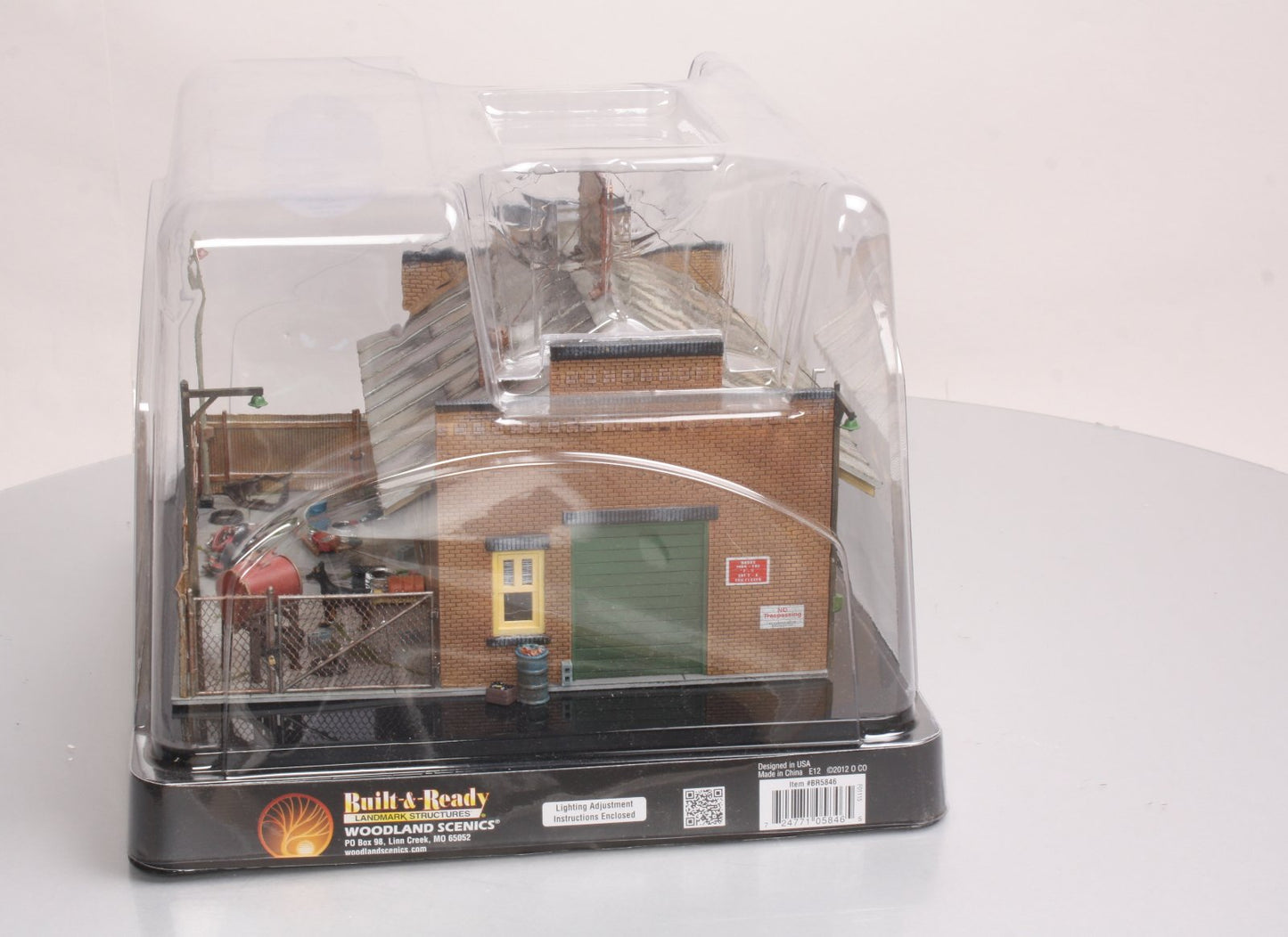 Woodland Scenics BR5846 O Built-&-Ready Deuce's Bike Shop Building