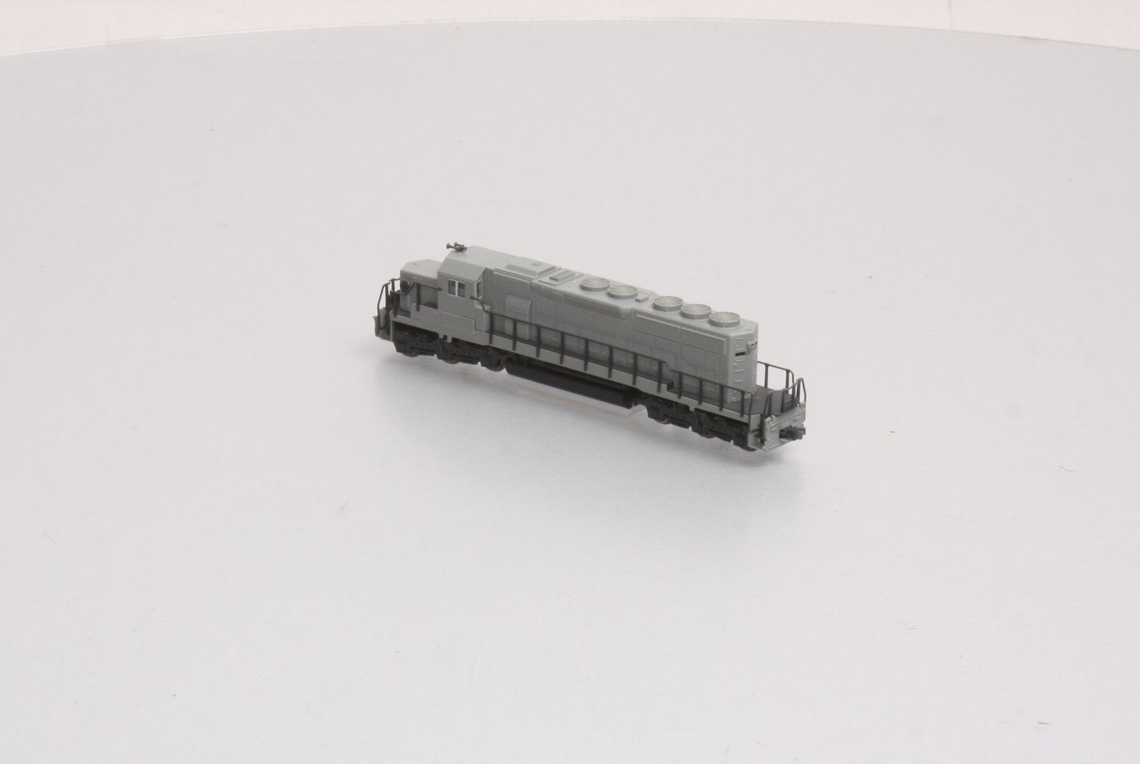 Kato 176-4900 N Scale Undecorated SD40-2 