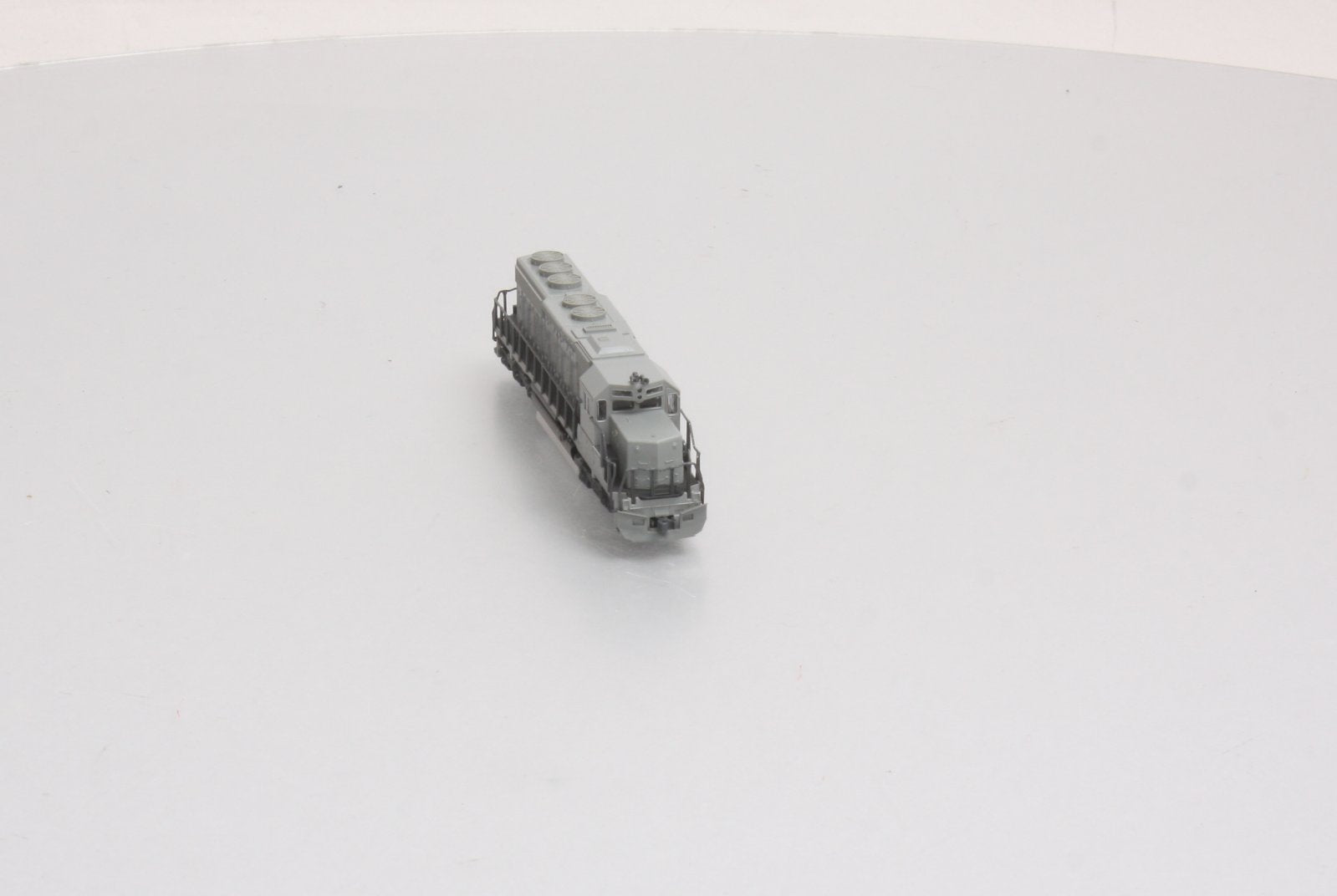 Kato 176-4900 N Scale Undecorated SD40-2 