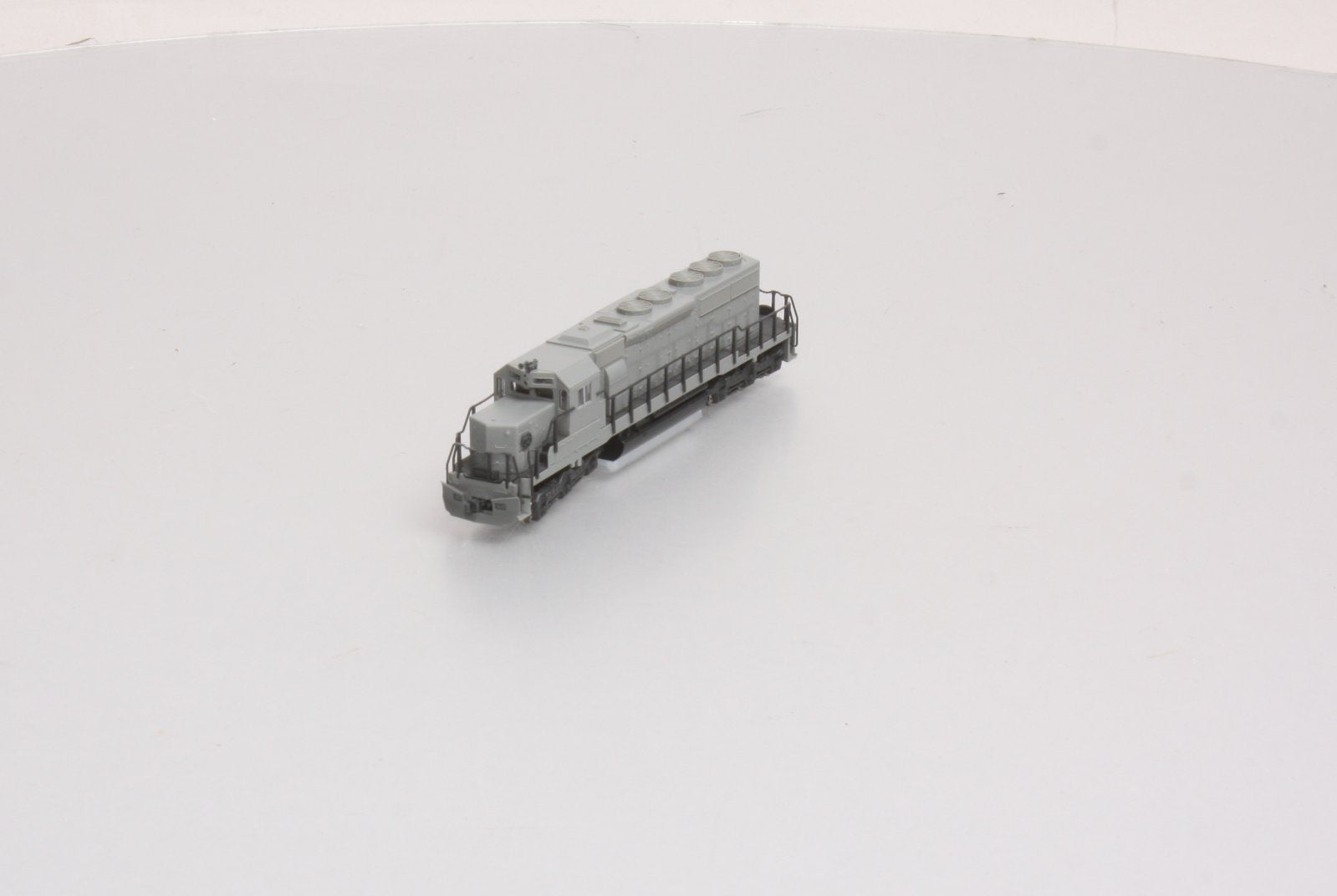 Kato 176-4900 N Scale Undecorated SD40-2 