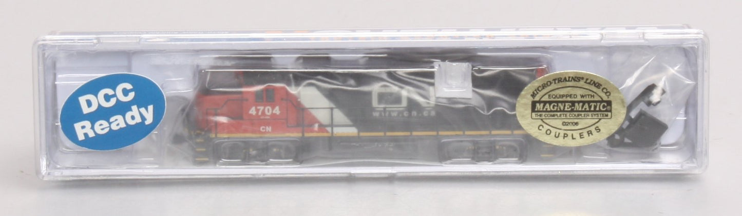 Walthers 929-50303 N Scale Canadian National EMD GP38-2 Diesel Locomotive #4704