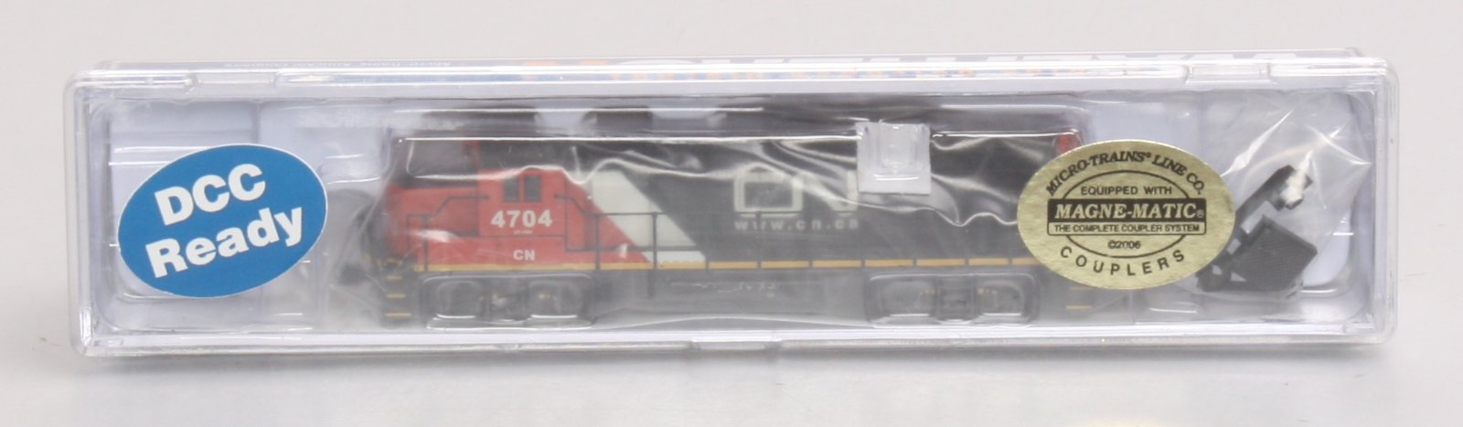 Walthers 929-50303 N Scale Canadian National EMD GP38-2 Diesel Locomotive #4704