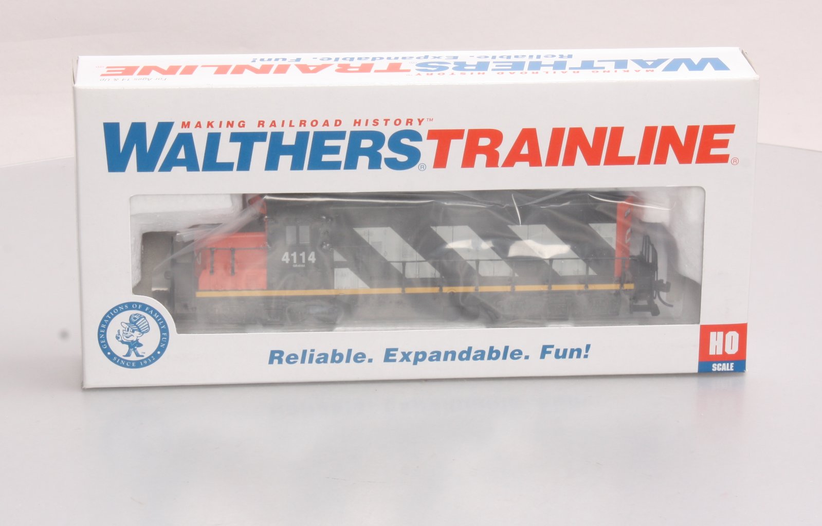 Walthers 931-140 Canadian National GP9M Locomotive