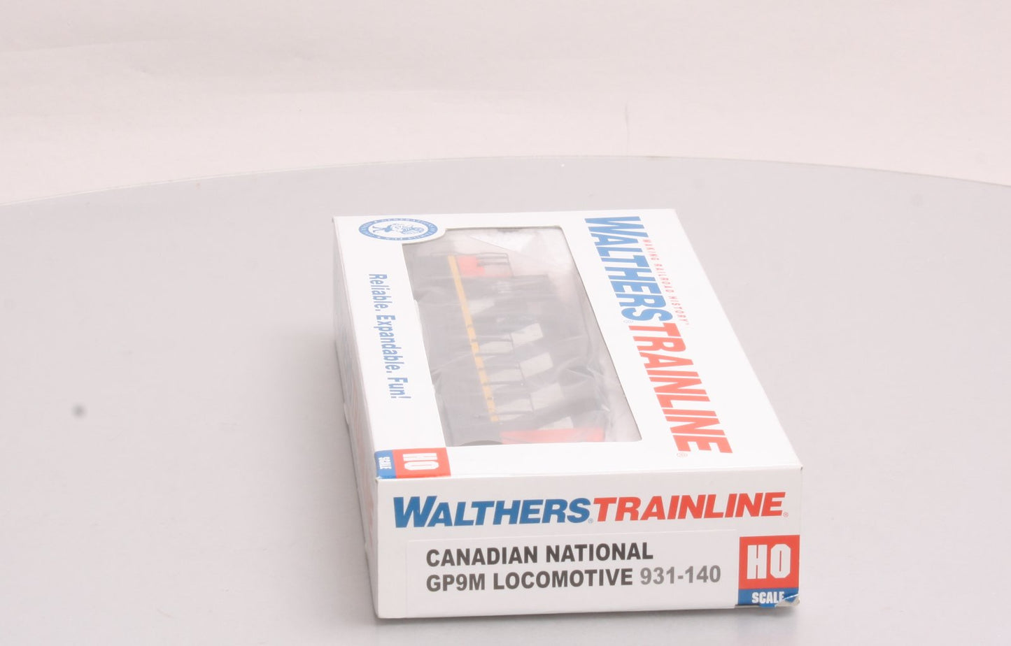 Walthers 931-140 Canadian National GP9M Locomotive